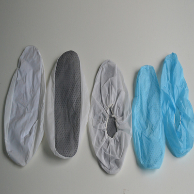 Les chaussures jetables de chaussure de pp dérapage jetable de couverture d'anti non tissées imperméabilisent